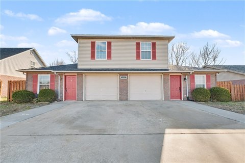 Remodeled Duplex Near Downtown Bentonville