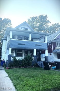 Expansive Duplex in Cleveland, OH
