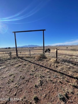 Elgin Land with Mountain Views