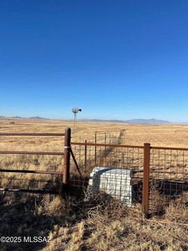 Elgin Land with Mountain Views