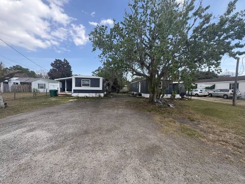 Duplex Property with Screenroom
