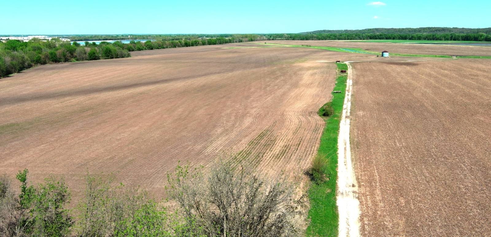 Illinois Farm with River Frontage
