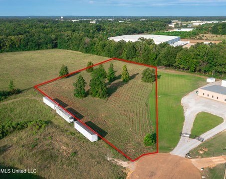 Commercial Lot in Gluckstadt Business Park