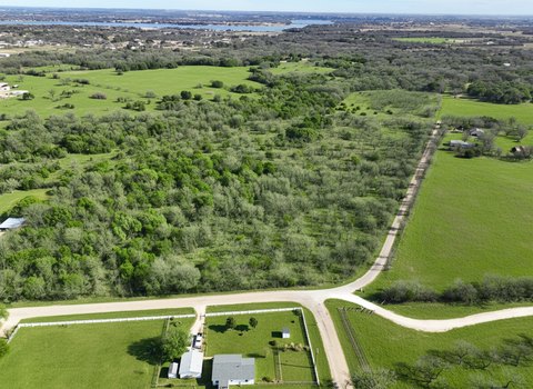 River-Adjacent Acreage