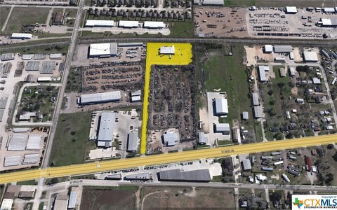 Versatile Commercial Space in Victoria