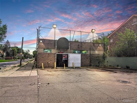 Detroit Retail Building For Sale