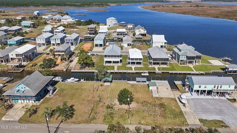 LAND - Bay Saint Louis, MS