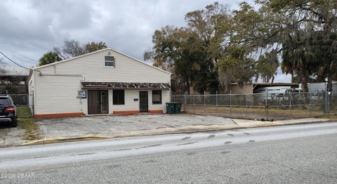 Daytona Beach Warehouse with Yard