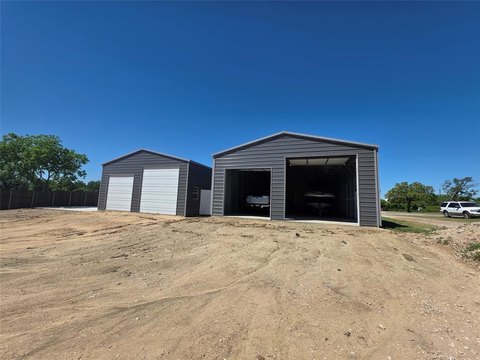 Metal Building for Lease