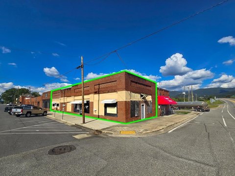 Chatsworth Commercial Buildings on Corner