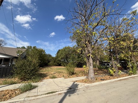 Land, Dallas, TX
