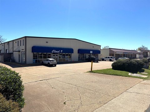 Highly Visible Flex Warehouse Suites
