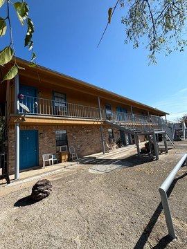 Eagle Pass 10-Unit Apartment Building