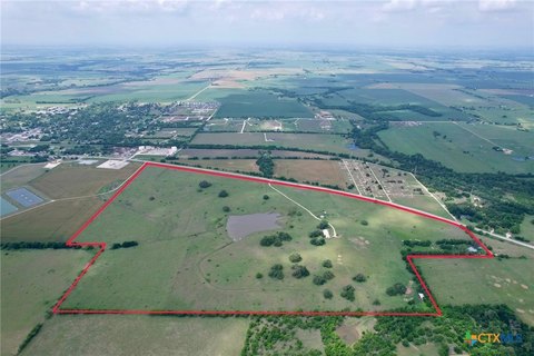 Land, Holland, TX