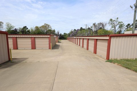 Gladewater Commercial Property For Sale