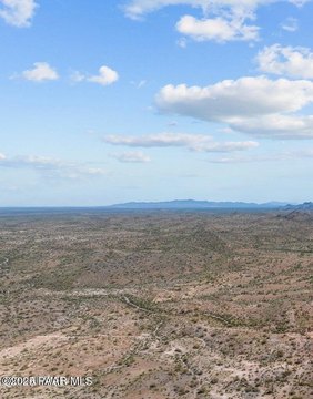 Wickenburg Land with Desert Views
