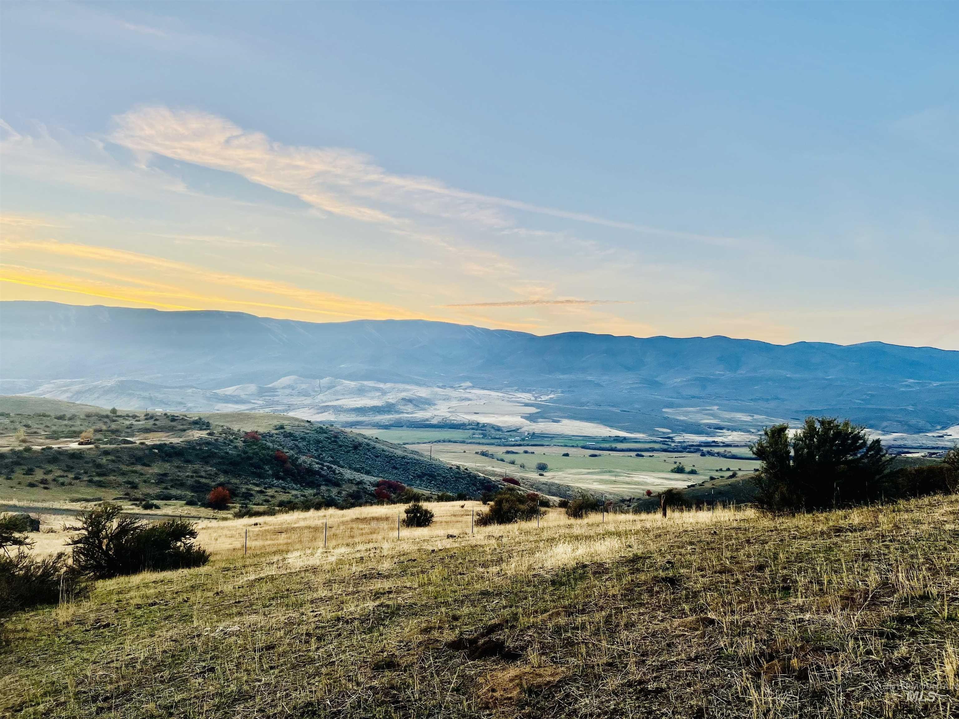 Land with 360-Degree Views