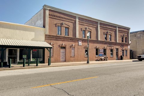 COMMERCIAL - Aurora, MO