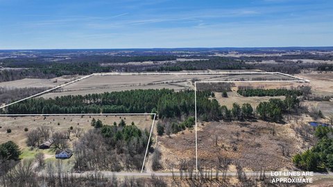 Secluded Waupaca Farmland Oasis