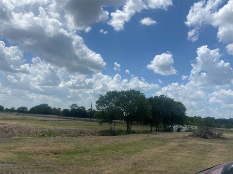 Fenced Country Acreage Tract