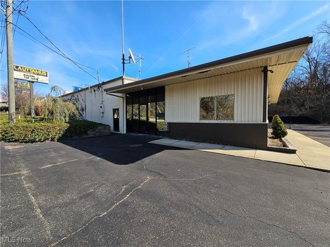 Versatile Commercial Property Near Highway