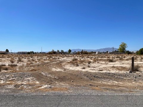 Pahrump Land with Mountain Views