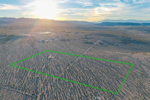 Expansive Desert Land Opportunity