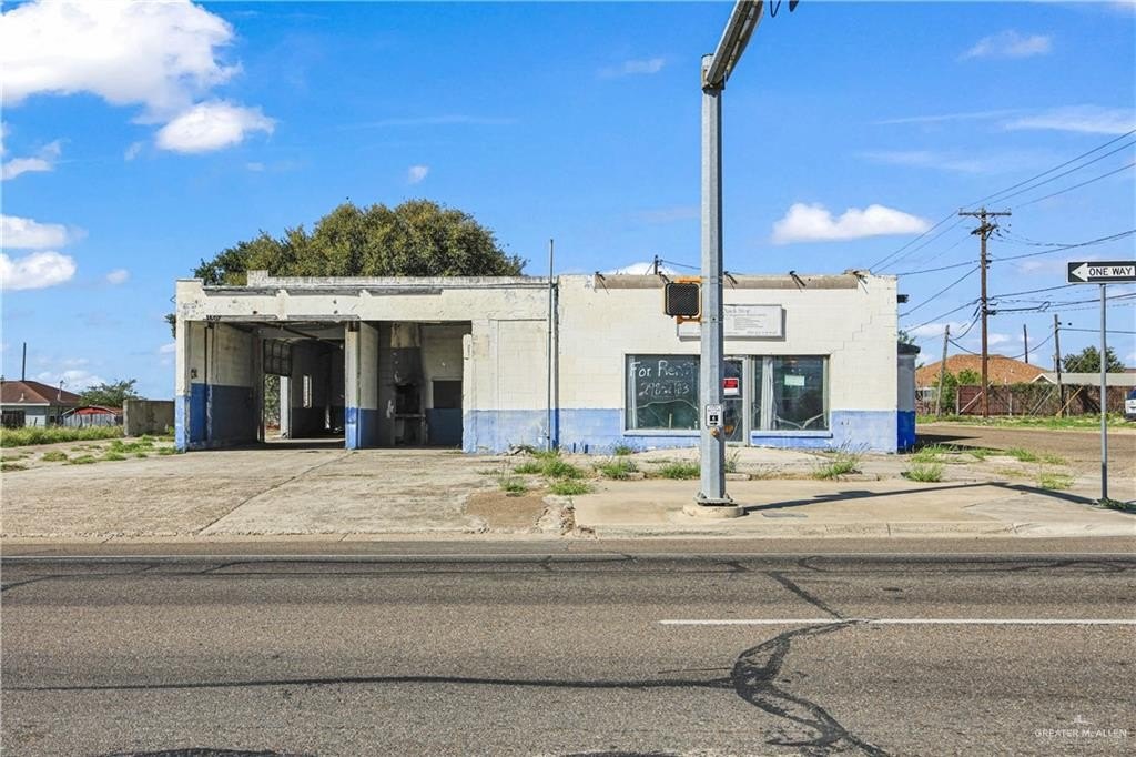 Commercial Shell Property in Roma