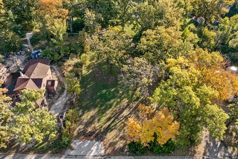 Residential Lot in Hickory Hills