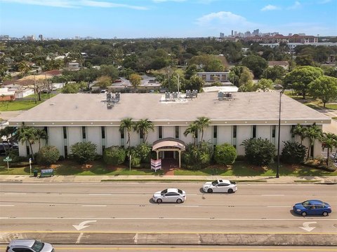 Oakland Park Office with Natural Light
