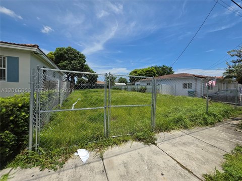 LAND - Miami, FL