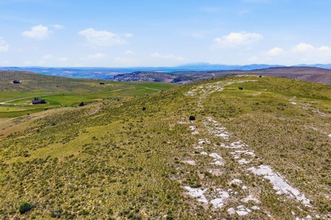 Land, Manhattan, MT
