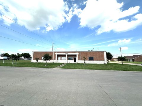 Freestanding Flex and Warehouse Building