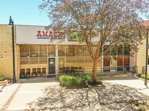 Retail Building with Secondary Unit