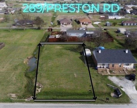 Residential Lot in Growing Gunter