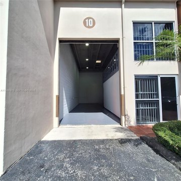 Warehouse Space Near Tamiami Airport