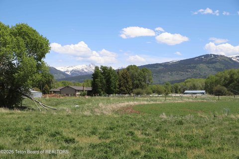 Residential Land in Fox Meadows