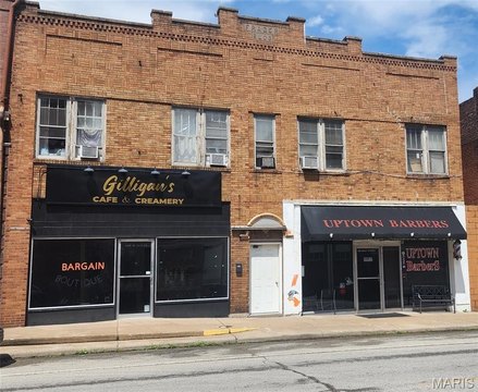 Mixed-Use Retail and Apartment Building