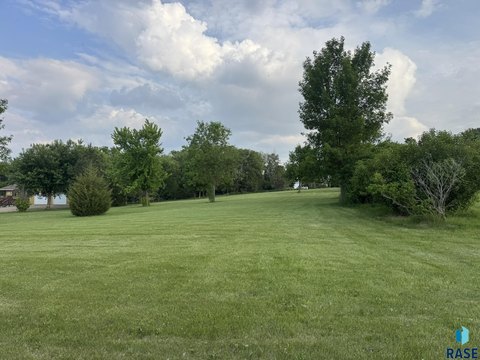 LAND - Madison, SD