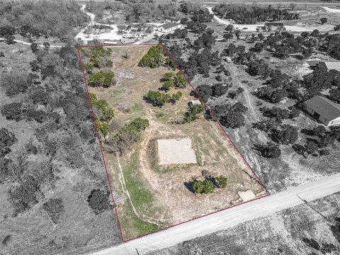 Spacious Lot in Glen Rose