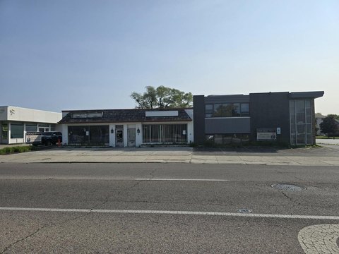 Lincolnwood Commercial and Retail District