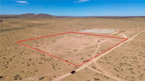 10 Acres with Working Well