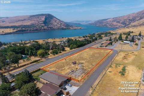 Land, Lyle, WA