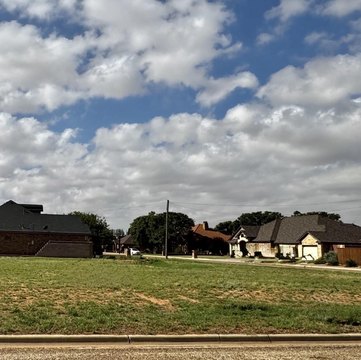 Residential Land in Crestview Addition