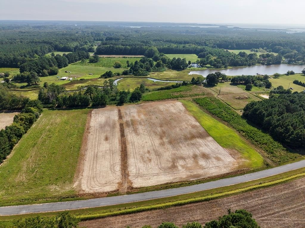 Spacious Lot in Green Landing
