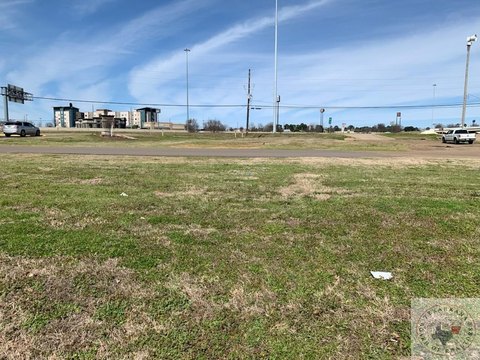 Commercial Lot in High-Traffic Area