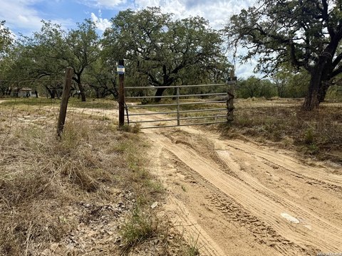 Land, Poteet, TX