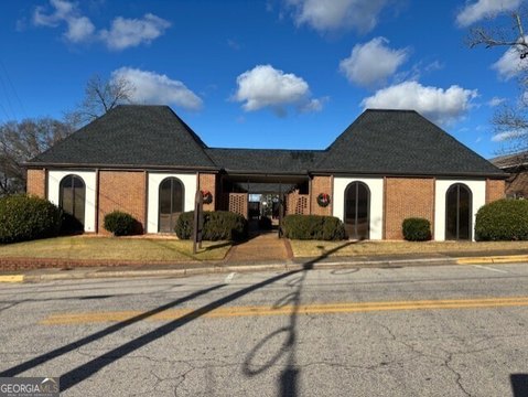 Updated Office Space in Lagrange