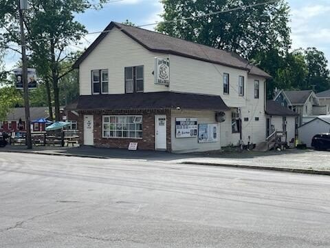 Lake Ariel Bar and Grill