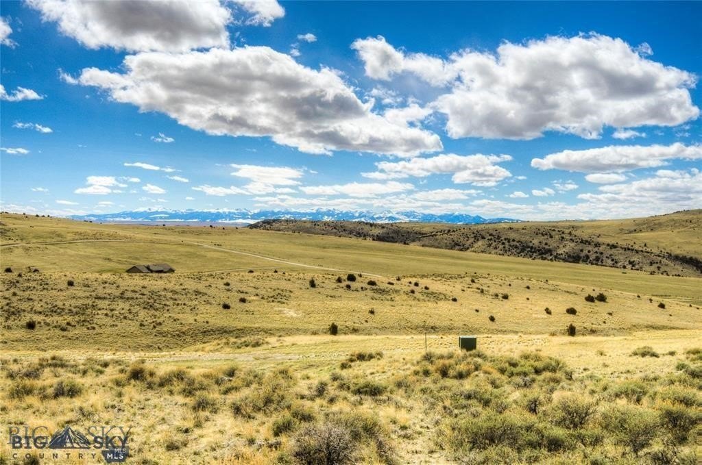 Scenic 20-Acre Parcel in Manhattan